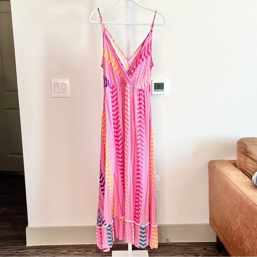 Cupshe Pink and Purple Maxi Dress with V-Neckline - Picture 2 of 5